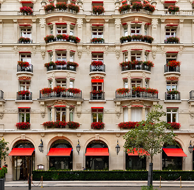 Hotel Plaza Athénée Parigi